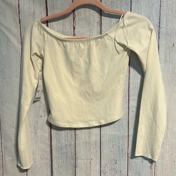 NWT BDG Alex off the shoulder top - Picture 6 of 7